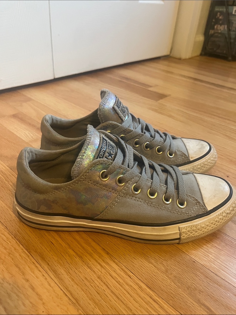 Converse Low Top Sneakers in Gray with Iridescent Accents Size 7